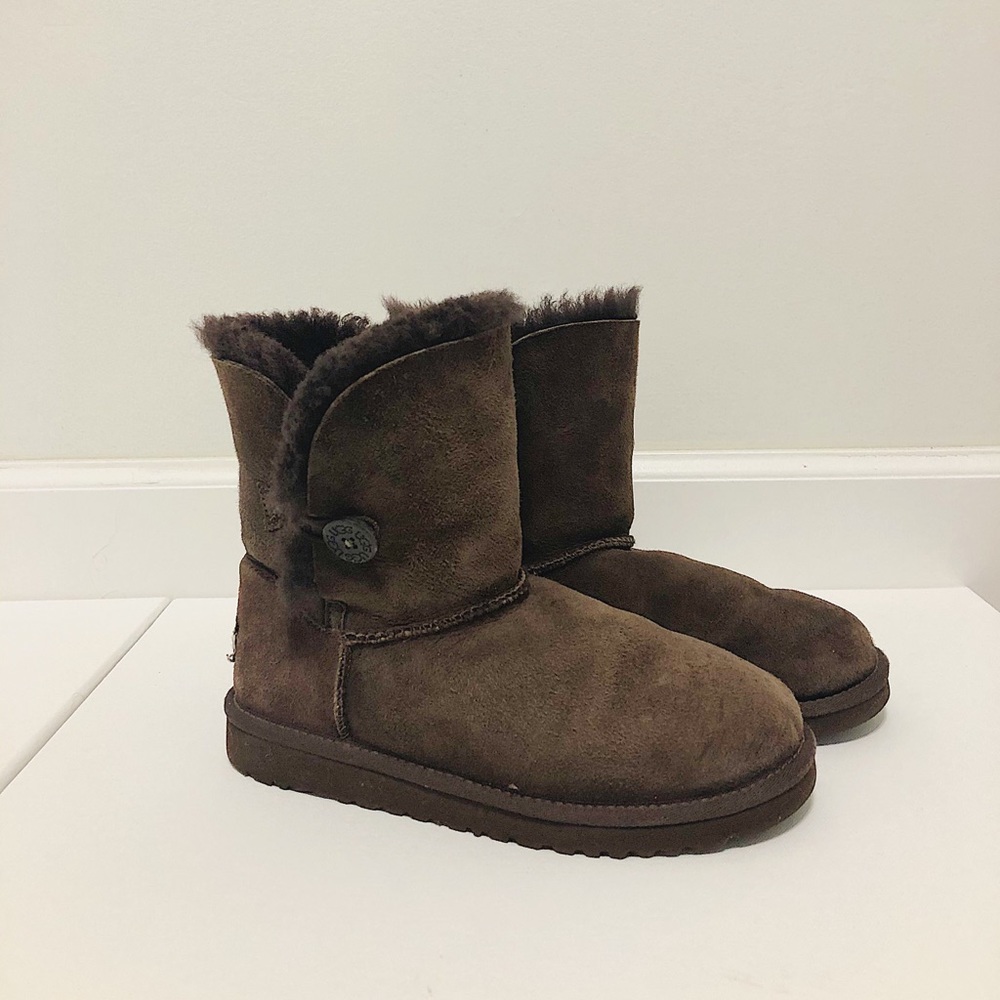 UGG Boots - 4 Chocolate Brown 💚